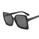 Óculos de sol femininos quadrados oversized,  com armação grande, efeito espelhado, visual  vintage e acabamento luxuoso.